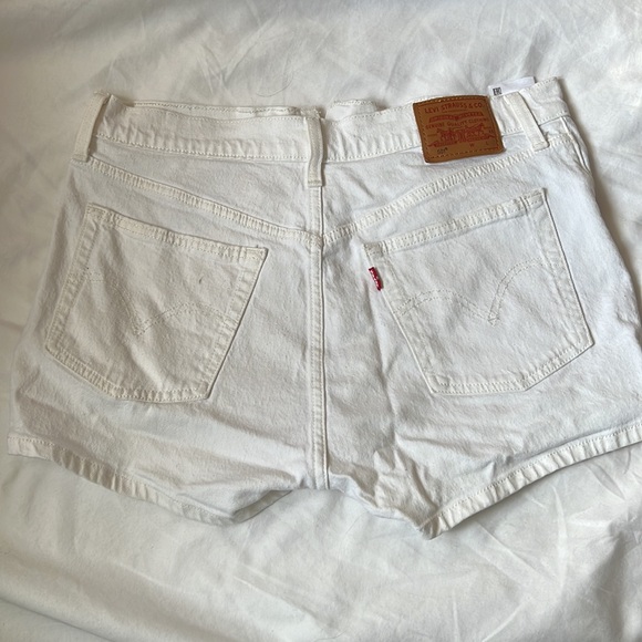 White Levi shorts - Picture 3 of 3